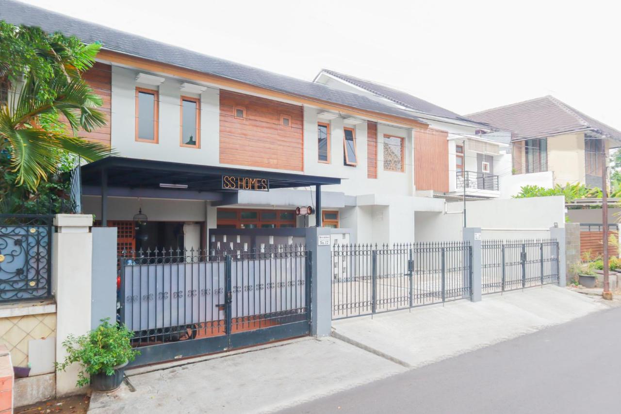 Oyo 2196 Ss Homes Jakarta Exterior foto